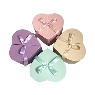 Kutija u obliku srca sa ružama