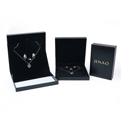 Velika kutija za nakit s naušnicama