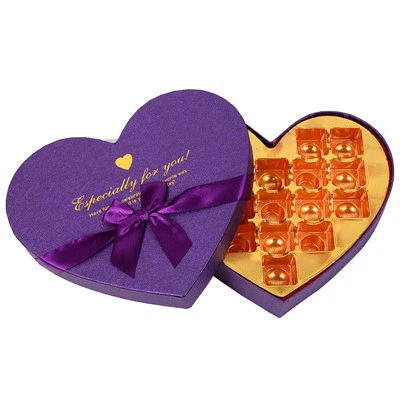 Velika kartonska kutija u obliku srca